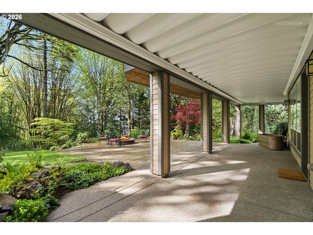 9522 Nw SKYVIEW Dr, Portland, OR 97231