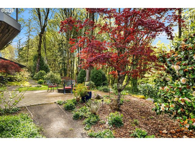 9522 Nw SKYVIEW Dr, Portland, OR 97231