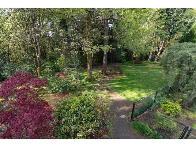 9522 Nw SKYVIEW Dr, Portland, OR 97231