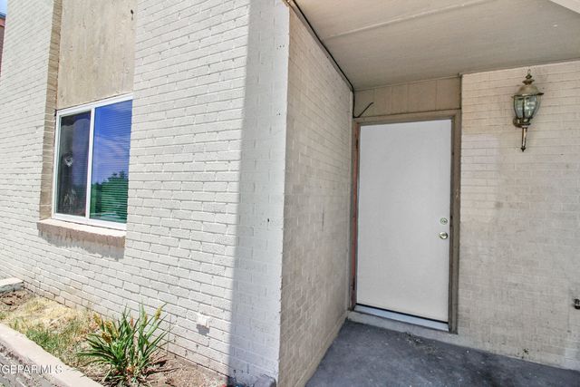 5200 CAROUSEL Drive 1, El Paso, TX 79912