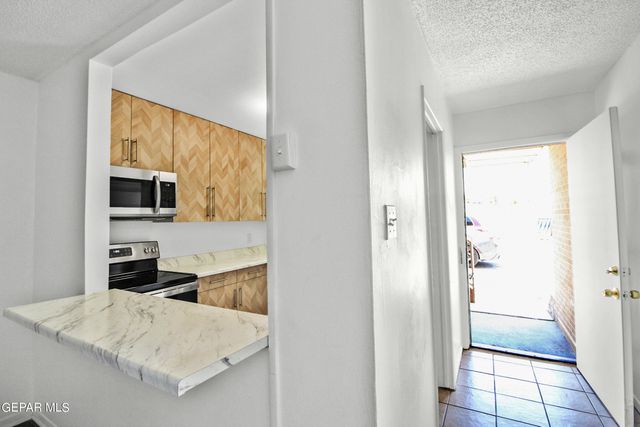 5200 CAROUSEL Drive 1, El Paso, TX 79912