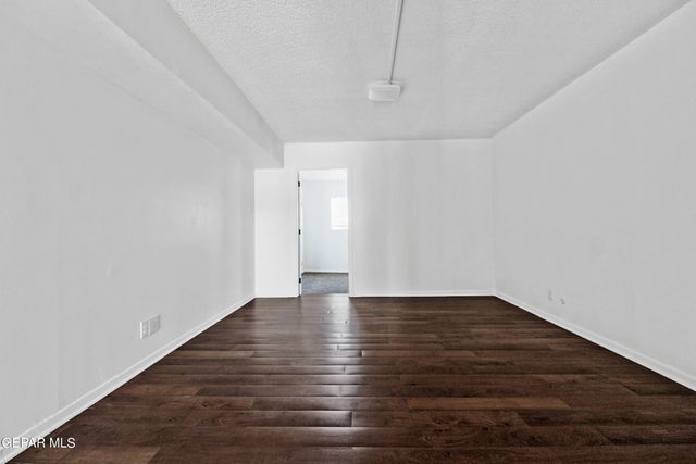 5200 CAROUSEL Drive 1, El Paso, TX 79912
