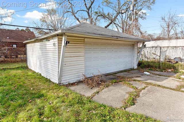 13599 Winthrop Street, Detroit, MI 48227