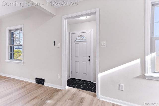 13599 Winthrop Street, Detroit, MI 48227