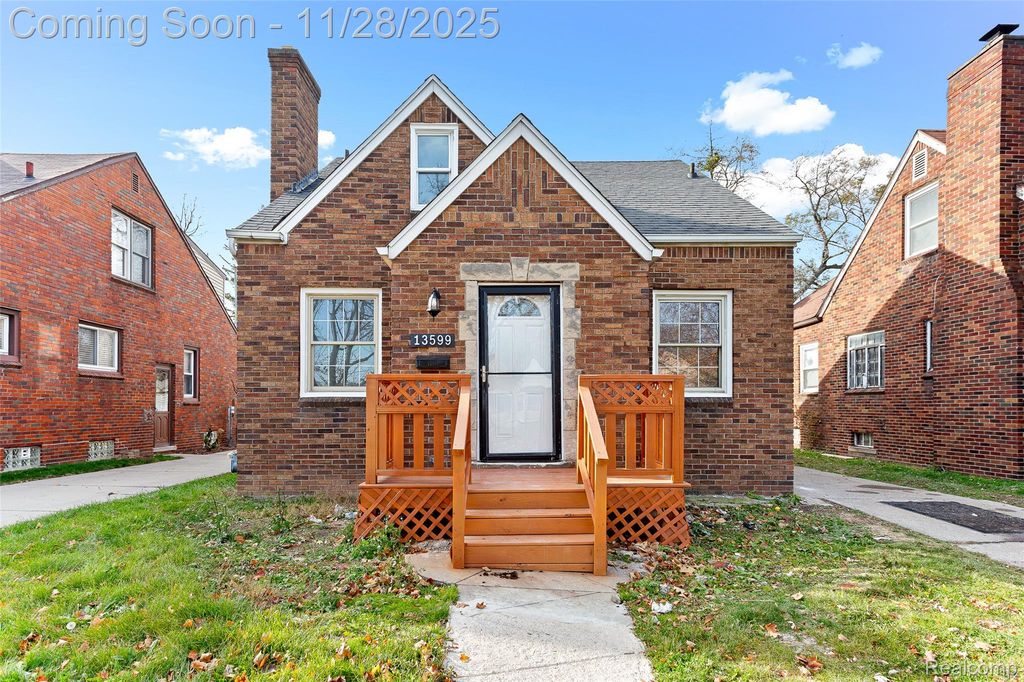 13599 Winthrop Street, Detroit, MI 48227