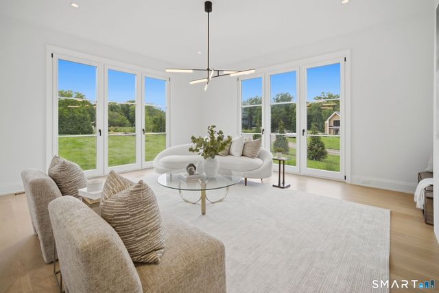 10 Beltas Farm Lane, Westport, CT 06880