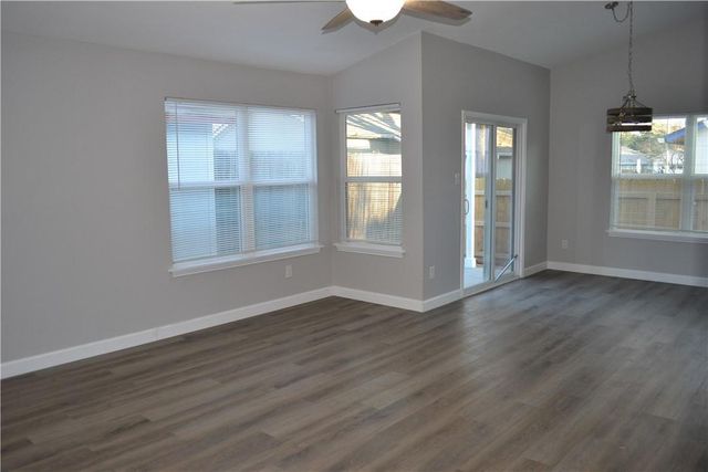 5909 Jacob GLN, Austin, TX 78727