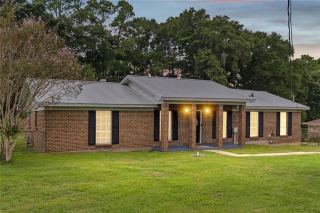 3221 Meadow Lane, Mobile, AL 36618