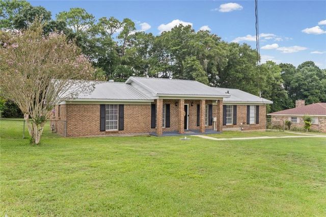 3221 Meadow Lane, Mobile, AL 36618