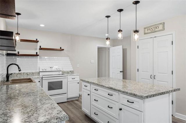 3221 Meadow Lane, Mobile, AL 36618