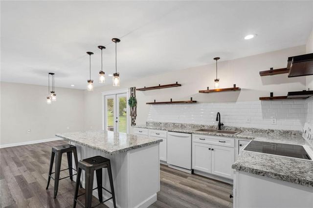 3221 Meadow Lane, Mobile, AL 36618