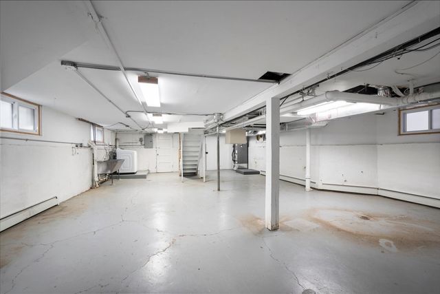 6520 N Fairfield Avenue, Chicago, IL 60645