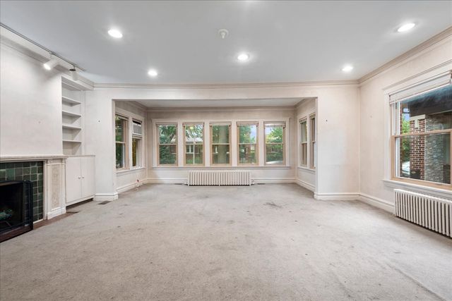 6520 N Fairfield Avenue, Chicago, IL 60645