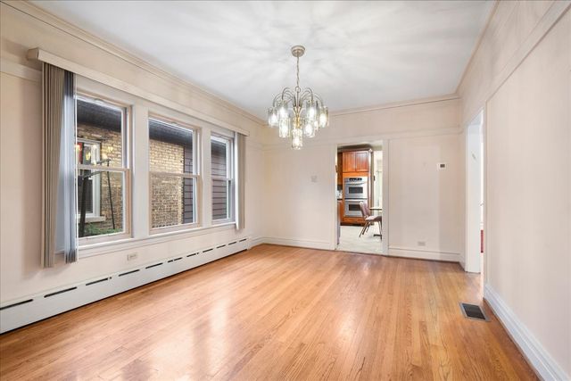 6520 N Fairfield Avenue, Chicago, IL 60645