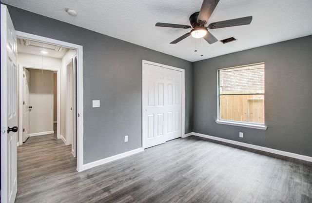 5803 Forest Timbers Dr, Humble, TX 77346