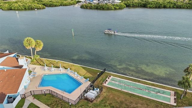 1 WINDRUSH BOULEVARD 30, Indian Rocks Beach, FL 33785