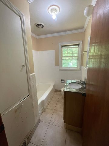 407 Overhill Rd, Knoxville, TN 37914