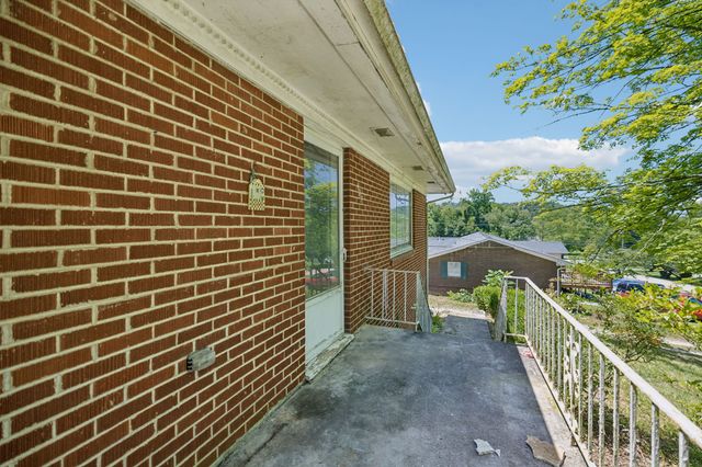 407 Overhill Rd, Knoxville, TN 37914