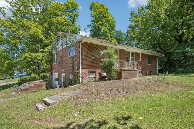 407 Overhill Rd, Knoxville, TN 37914