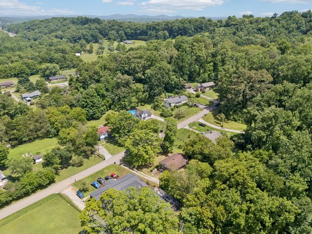 407 Overhill Rd, Knoxville, TN 37914
