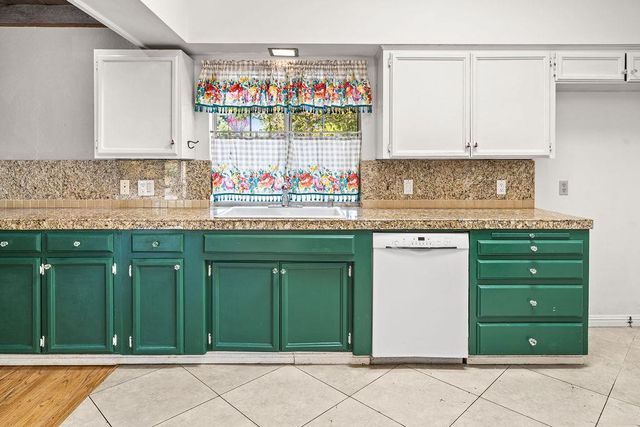 1236 W Scott Avenue, Fresno, CA 93711