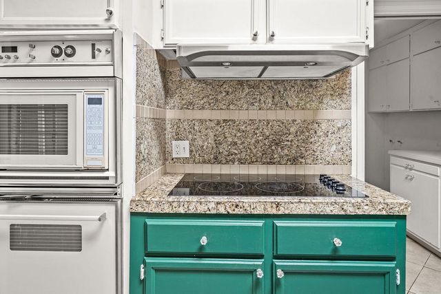 1236 W Scott Avenue, Fresno, CA 93711