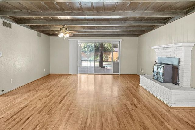 1236 W Scott Avenue, Fresno, CA 93711