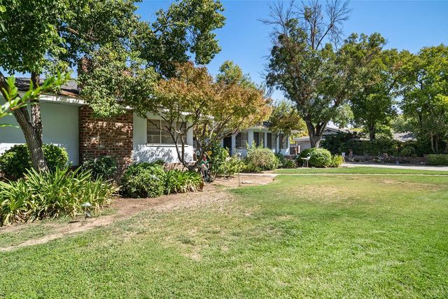 1236 W Scott Avenue, Fresno, CA 93711