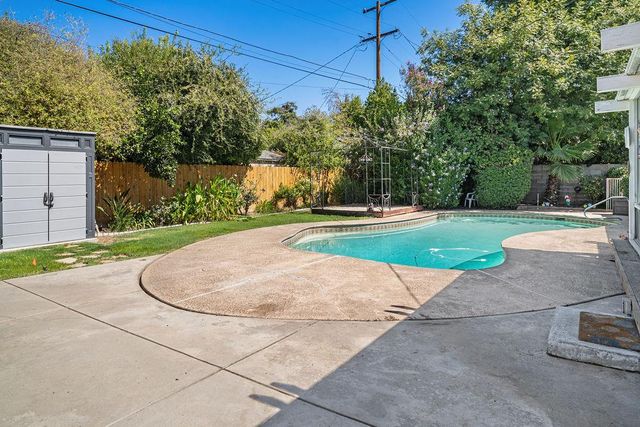1236 W Scott Avenue, Fresno, CA 93711