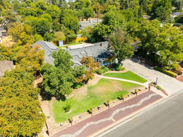 1236 W Scott Avenue, Fresno, CA 93711