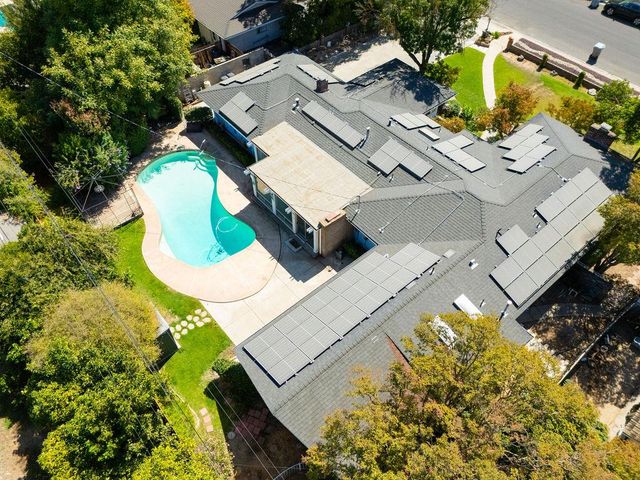 1236 W Scott Avenue, Fresno, CA 93711
