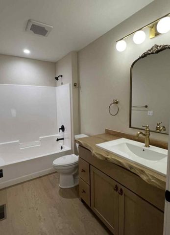 1709 Montclair PLACE, Fort Atkinson, WI 53538