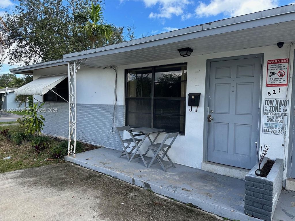 521 SW 9th St 1, Hallandale Beach, FL 33009