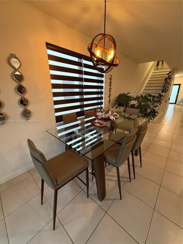 25216 SW 108th Ct, Homestead, FL 33032