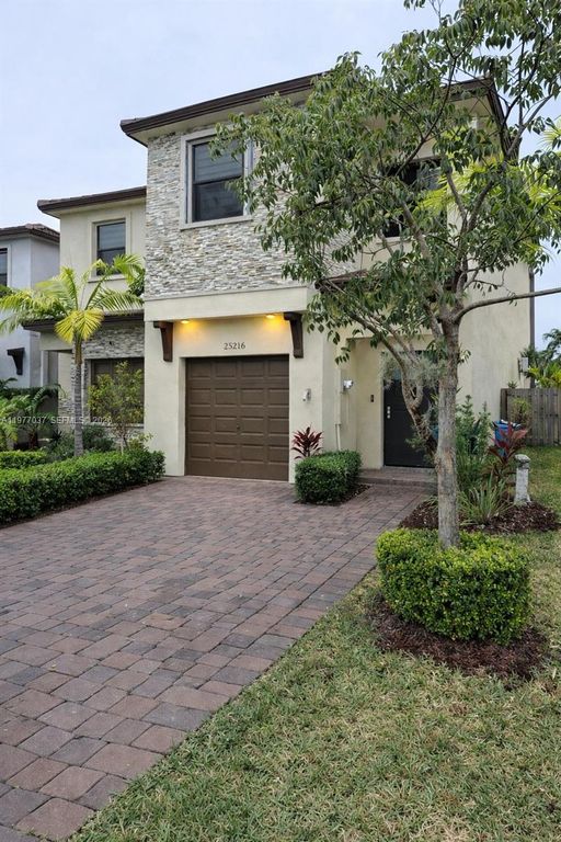 25216 SW 108th Ct, Homestead, FL 33032
