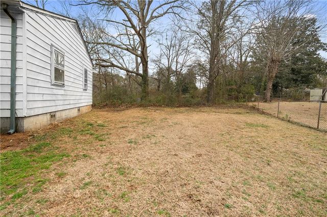 2524 Gordon SE Circle, Smyrna, GA 30080