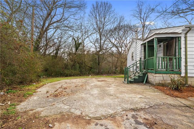 2524 Gordon SE Circle, Smyrna, GA 30080