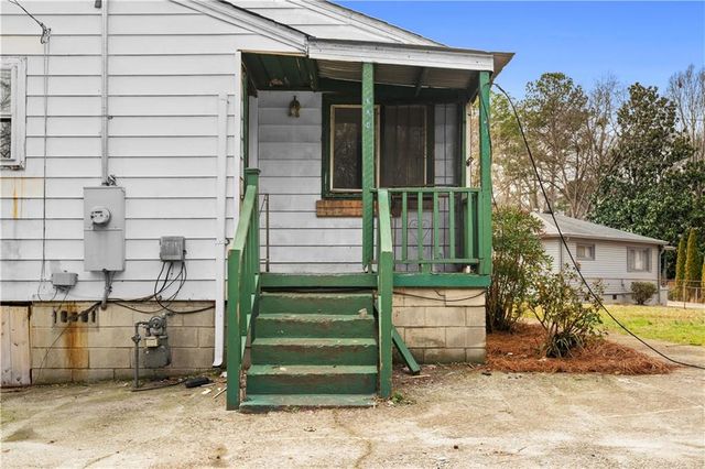 2524 Gordon SE Circle, Smyrna, GA 30080