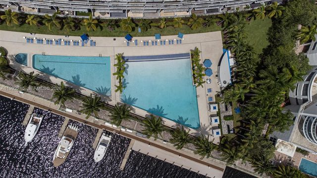 2950 NE 188th St 139, Aventura, FL 33180