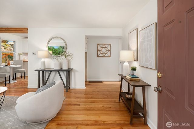 9202 14th Avenue SW, Seattle, WA 98106