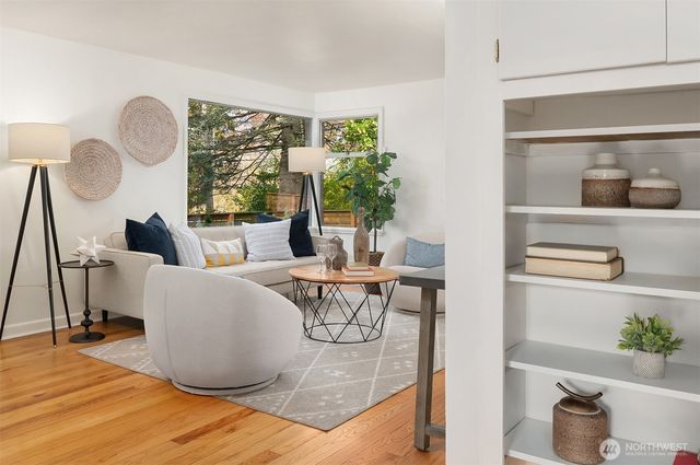 9202 14th Avenue SW, Seattle, WA 98106