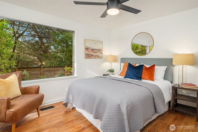 9202 14th Avenue SW, Seattle, WA 98106