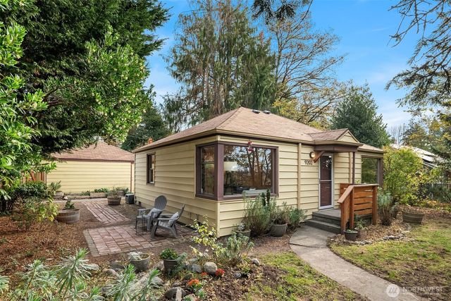 9202 14th Avenue SW, Seattle, WA 98106
