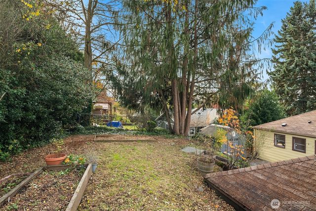 9202 14th Avenue SW, Seattle, WA 98106