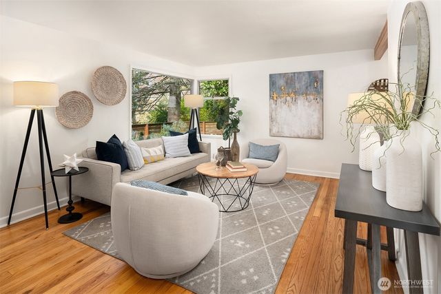 9202 14th Avenue SW, Seattle, WA 98106