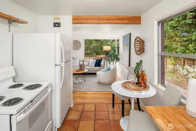 9202 14th Avenue SW, Seattle, WA 98106