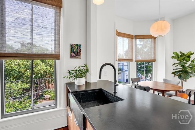 419 E Taylor Street, Savannah, GA 31401