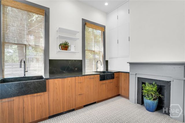 419 E Taylor Street, Savannah, GA 31401