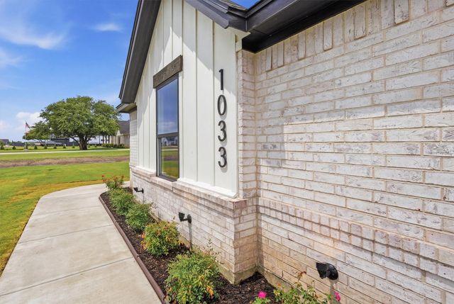 1033 Uplift Drive, Weatherford, TX 76087