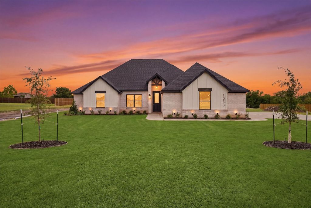 1033 Uplift Drive, Weatherford, TX 76087